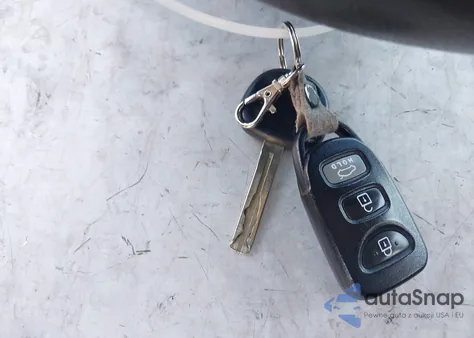 2011 Hyundai Sonata Gls z USA, uszkodzony, nr VIN 5NPEB4AC8BH179183